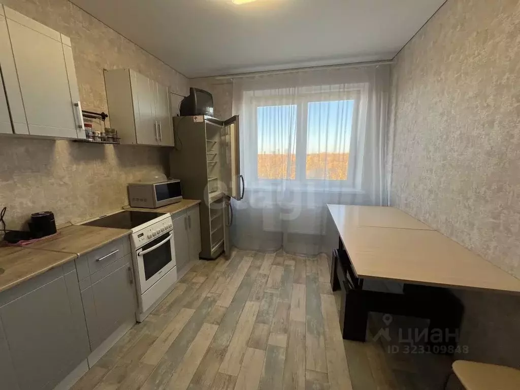 2-к кв. Тюменская область, Тюмень ул. Мельникайте, 2к14 (58.4 м) - Фото 1