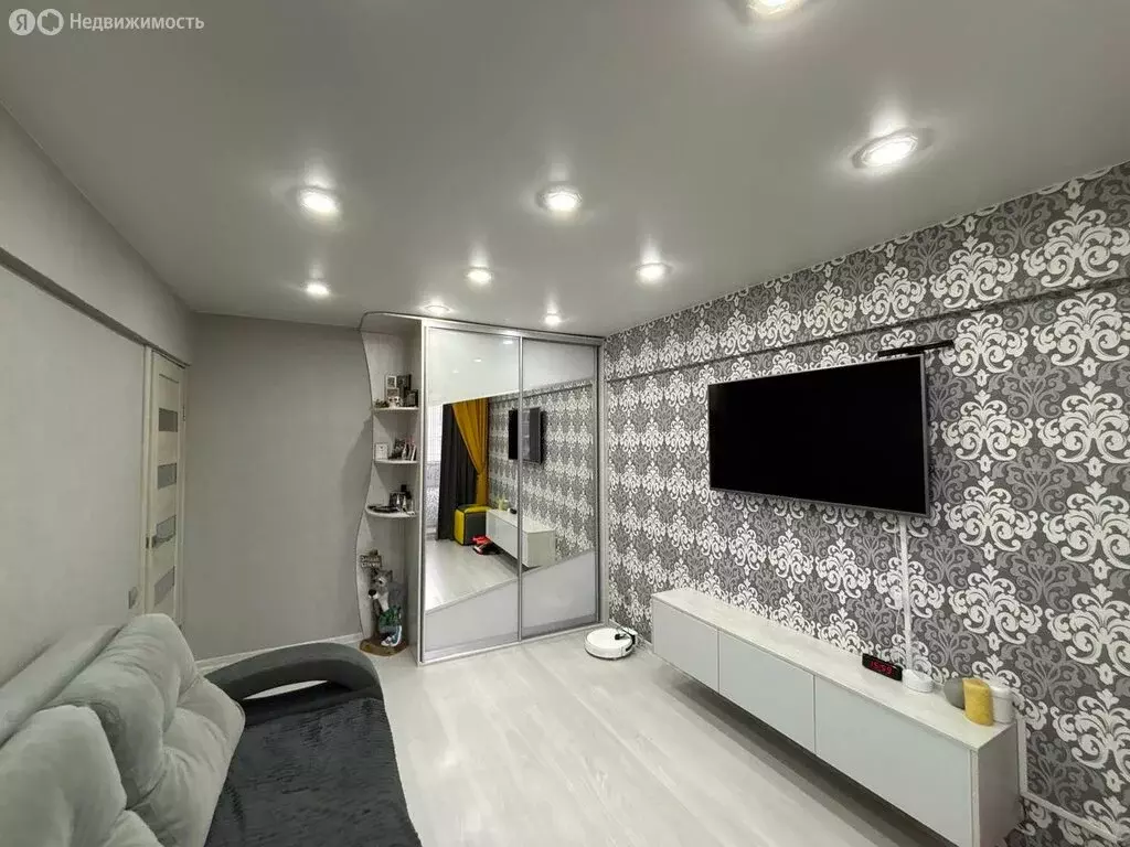 2-комнатная квартира: Киров, улица Большева, 11 (45 м) - Фото 1
