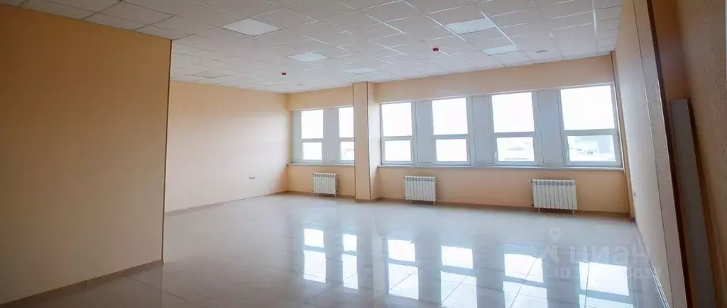 Офис в Санкт-Петербург пос. Шушары, ул. Поселковая, 12В (600 м) - Фото 1