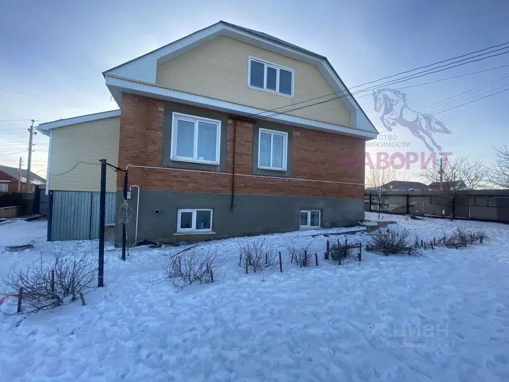 Дом в Оренбургская область, с. Пономаревка пер. Буденного (225 м) - Фото 0