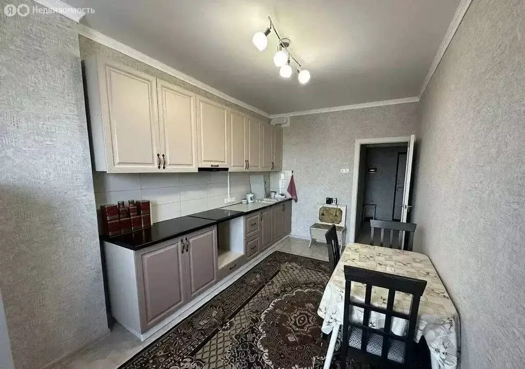 1-комнатная квартира: Белгород, улица Есенина, 15 (42.5 м) - Фото 1