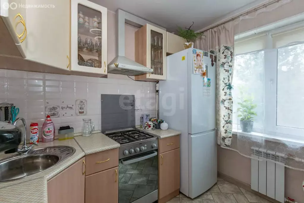 2-комнатная квартира: Омск, микрорайон Городок Нефтяников, улица 50 ... - Фото 1