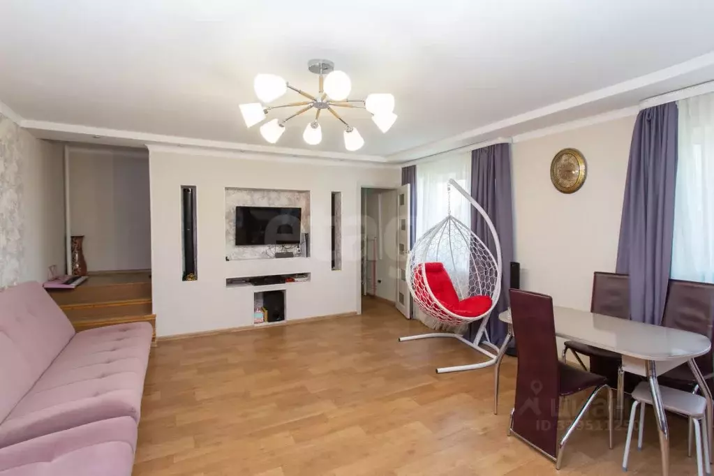 Дом в Тюменская область, Тобольск ул. Басова, 41 (103 м) - Фото 1