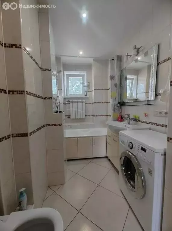 3-комнатная квартира: Екатеринбург, проспект Ленина, 54к5 (64.2 м) - Фото 0