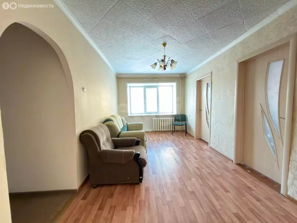 4-комнатная квартира: Ирбит, улица Мамина-Сибиряка, 8 (57 м) - Фото 1