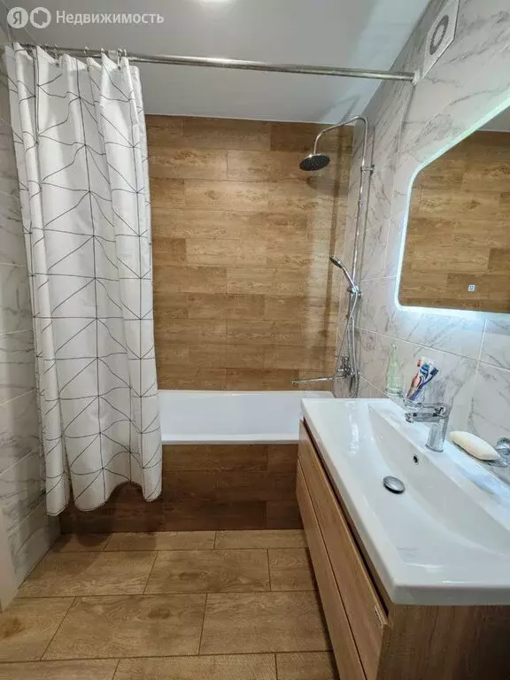 3-комнатная квартира: Барнаул, Песчаная улица, 171 (70 м) - Фото 1