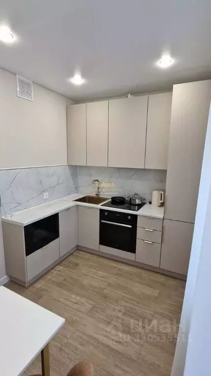 1-к кв. Татарстан, Казань ул. Разведчика Ахмерова, 3 (43.0 м) - Фото 1