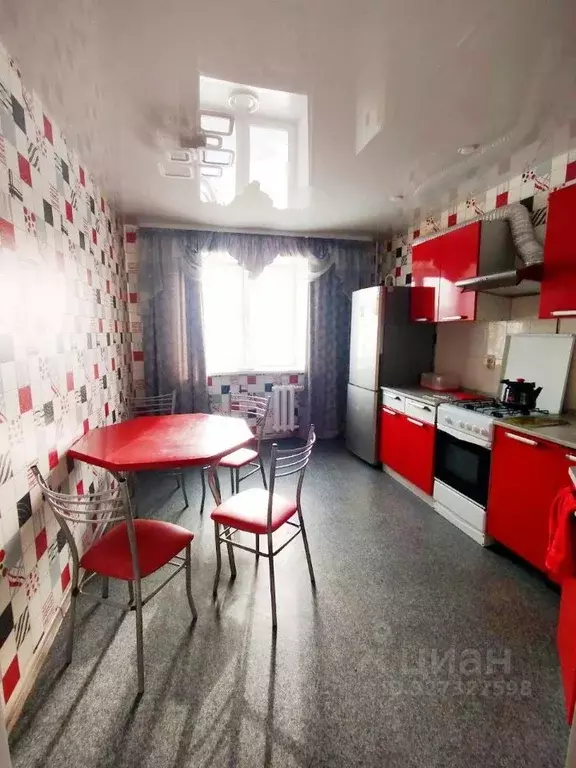 2-к кв. Вологодская область, Череповец Ленинградская ул., 32 (56.0 м) - Фото 1