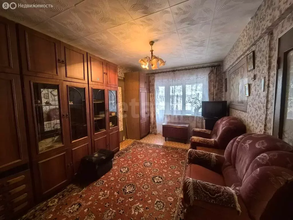 3-комнатная квартира: Белые Берега, улица Ромашина, 10 (44.9 м) - Фото 1