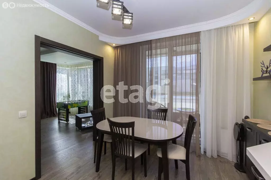 3-комнатная квартира: Тюмень, улица Федюнинского, 30 (89 м) - Фото 2