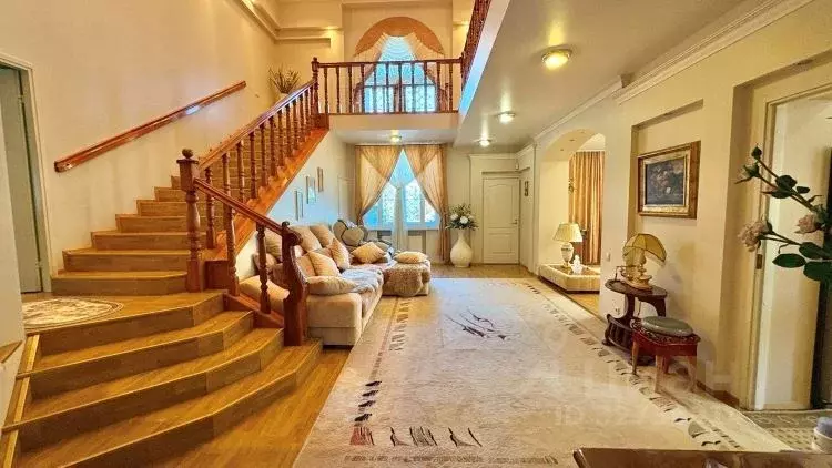 Коттедж в Кемеровская область, Кемерово 15-й мкр, 6-й кв-л,  (435 м) - Фото 1