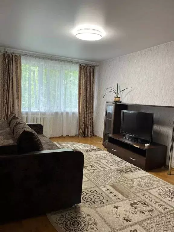 2-к кв. Псковская область, Псков Конная ул., 6 (54.0 м) - Фото 0
