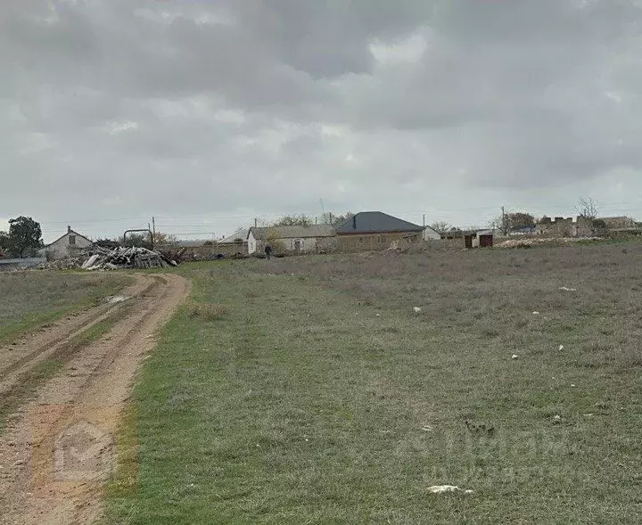 Участок в Крым, Сакский район, Штормовское с/пос, с. Приветное ул. ... - Фото 2