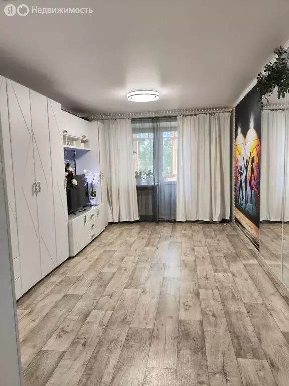 3-комнатная квартира: село Субханкулово, улица Ленина, 8 (57.2 м) - Фото 0