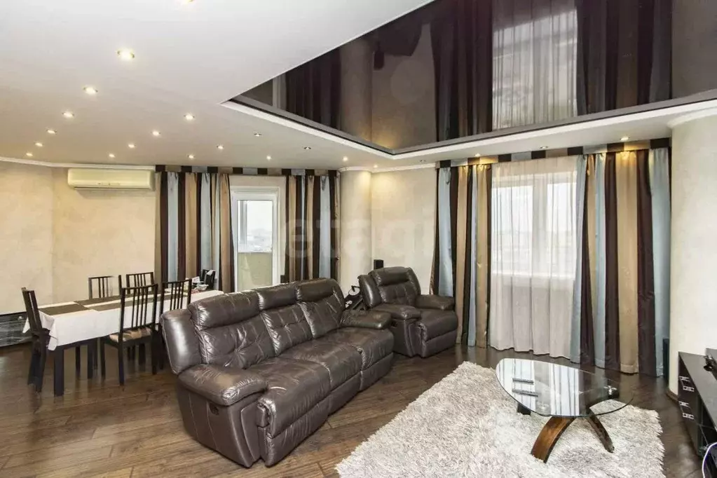 2-к кв. Тюменская область, Тюмень ул. 50 лет ВЛКСМ, 13 (87.0 м) - Фото 1