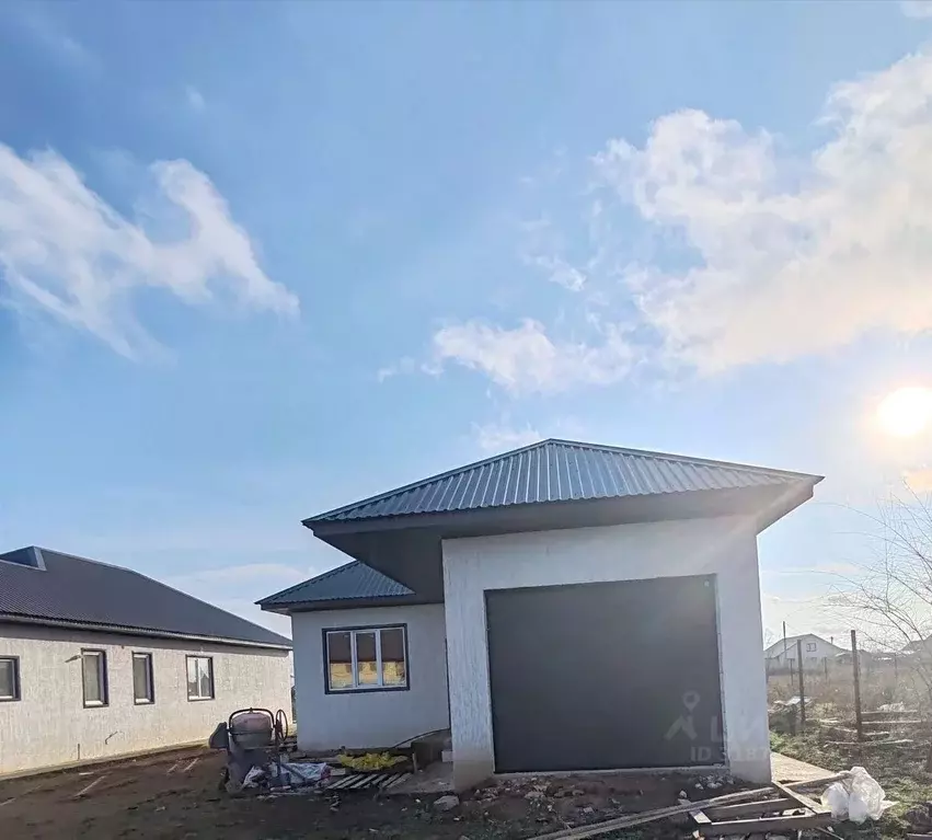 Дом в Оренбургская область, Бузулук Радуга мкр, ул. Радужная (125 м) - Фото 1