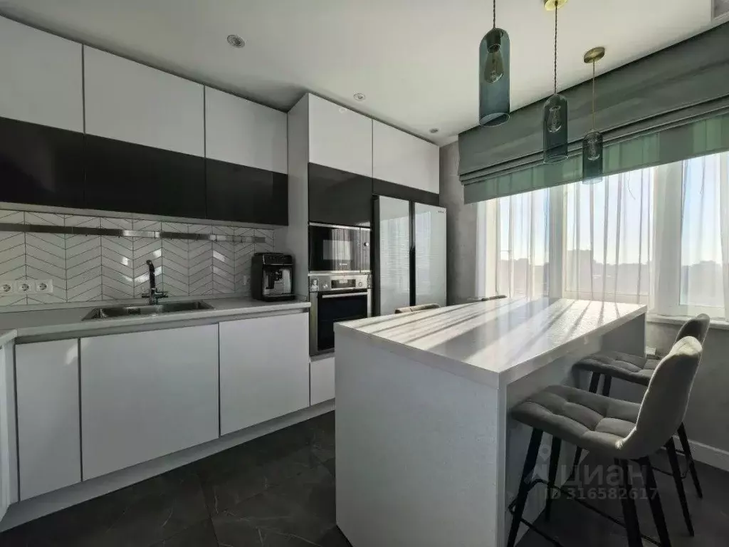 3-к кв. Самарская область, Самара Ново-Садовая ул., 106О (93.0 м) - Фото 1