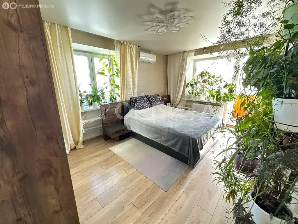 2-комнатная квартира: Тюмень, улица Мельникайте, 133 (50.2 м) - Фото 1