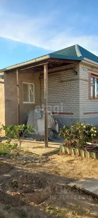 Дом в Астраханская область, с. Красный Яр ул. Звездная, 10 (127 м) - Фото 0