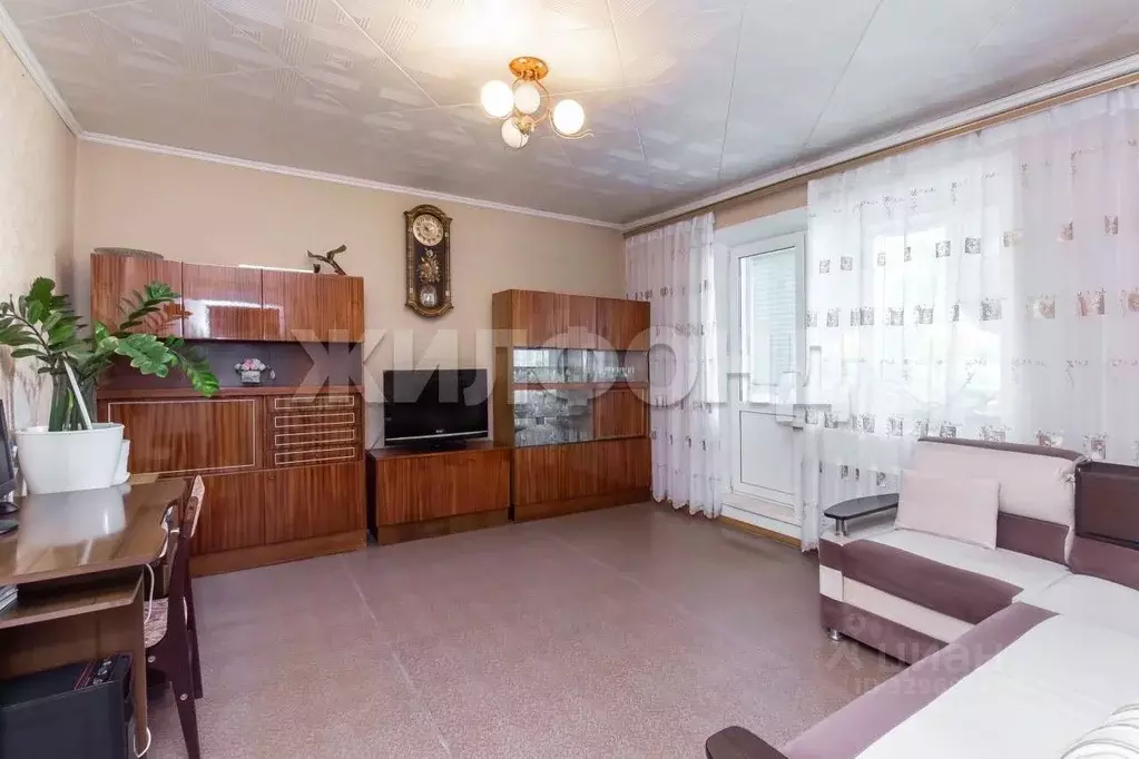 3-к кв. Алтайский край, Барнаул ул. Островского, 8 (62.2 м) - Фото 1