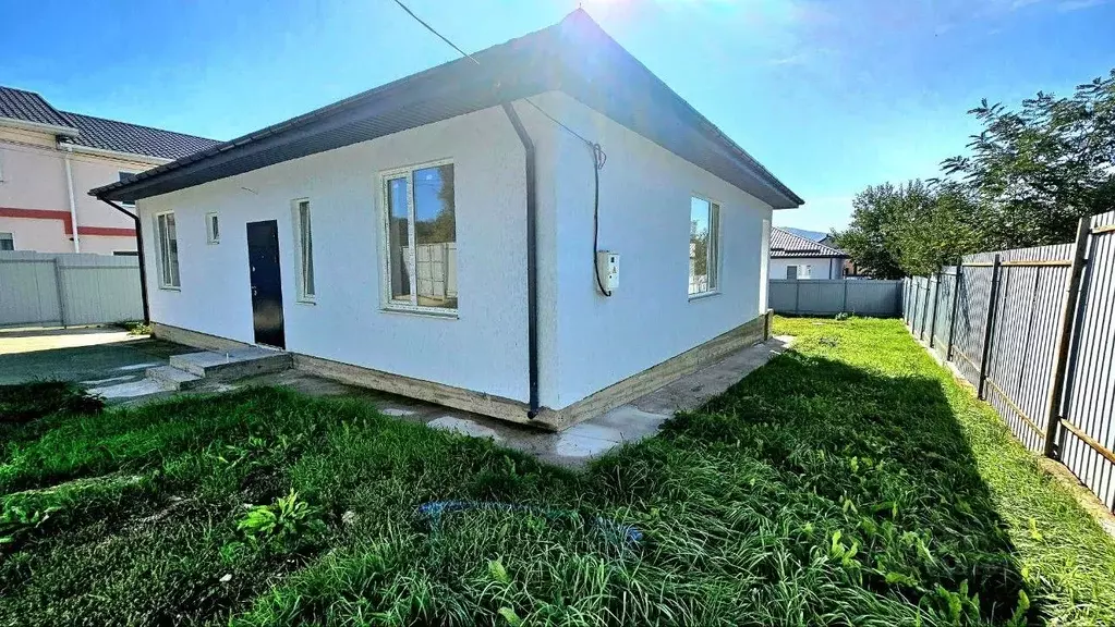 Дом в Крым, Симферопольский район, Добровское с/пос, с. Заречное ул. ... - Фото 2