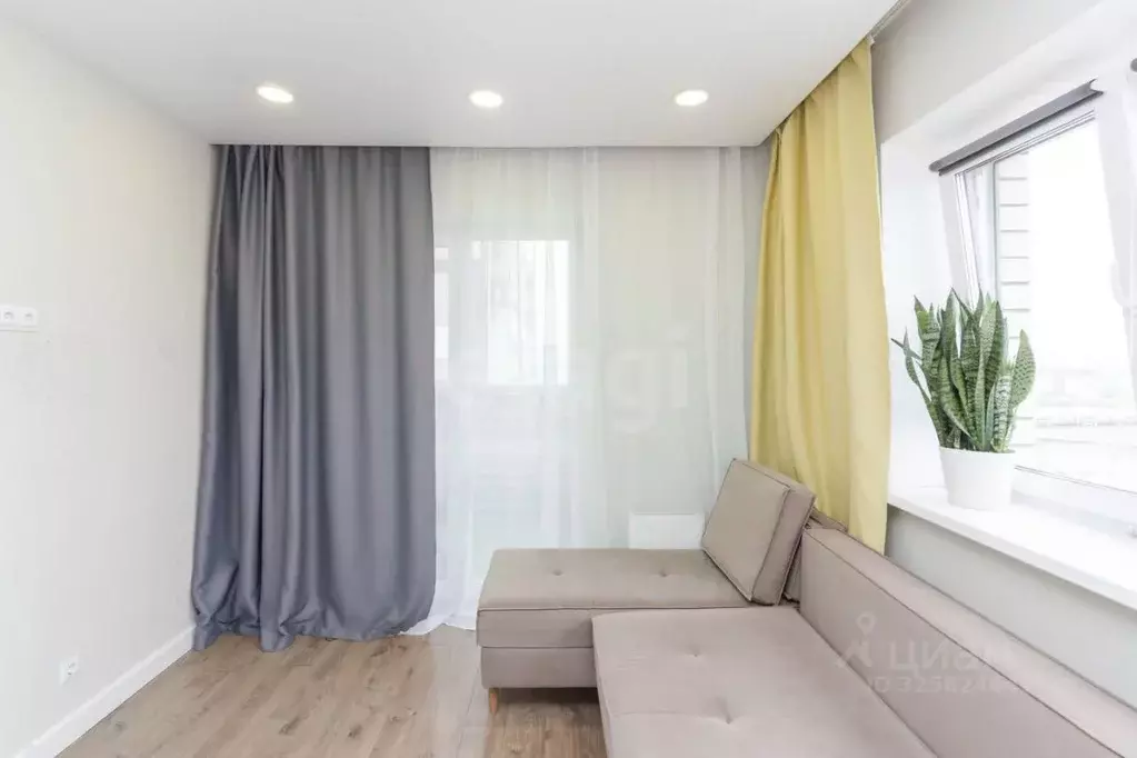 2-к кв. Тюменская область, Тюмень ул. Дмитрия Менделеева, 2к1 (57.1 м) - Фото 1