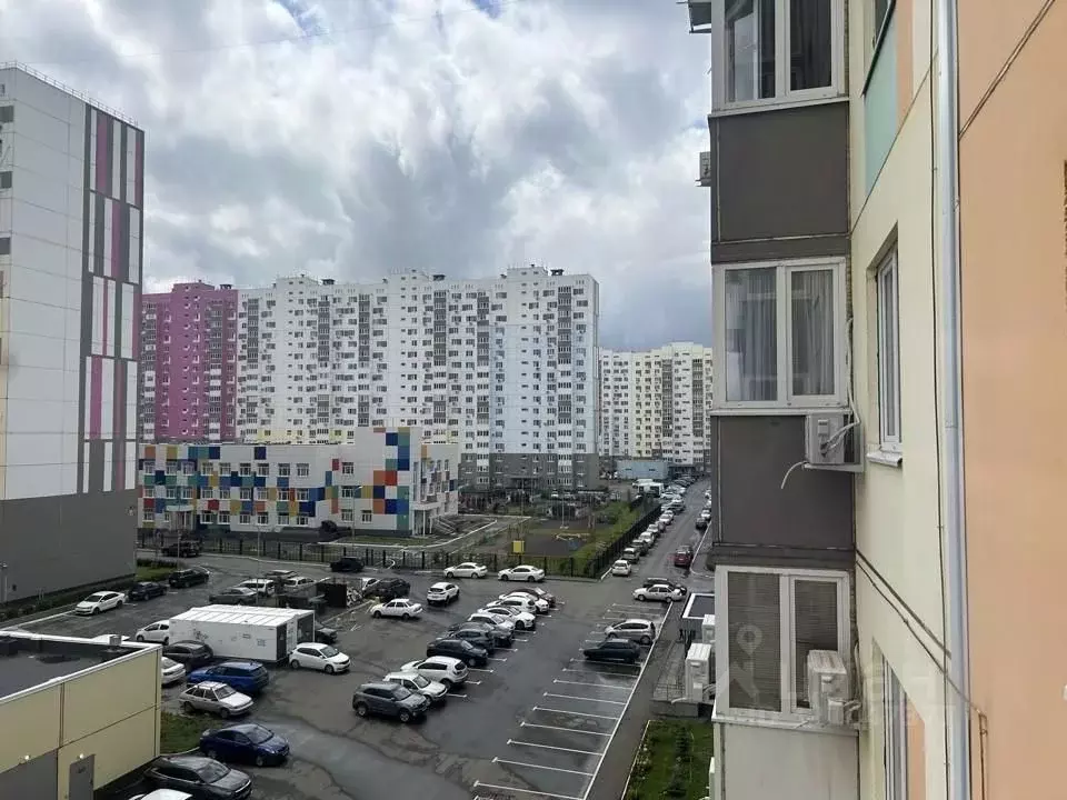 1-к кв. Оренбургская область, Оренбург ул. Братьев Хусаиновых, 4/2 ... - Фото 0