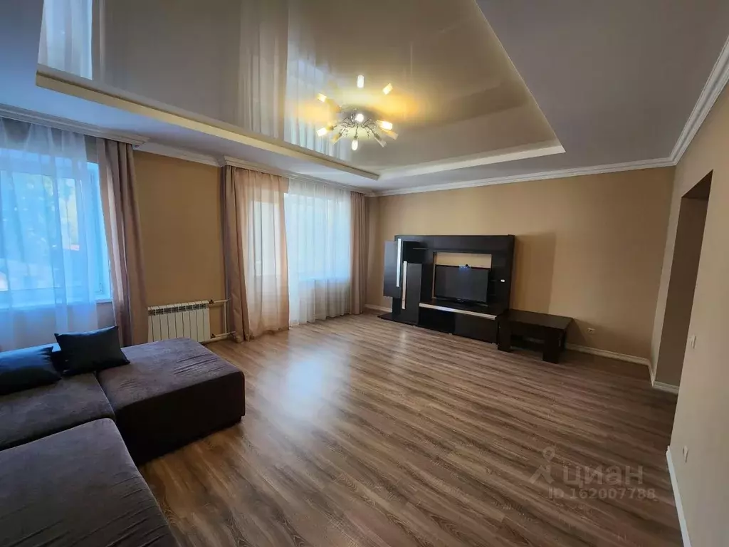 3-к кв. Саратовская область, Саратов ул. Мичурина, 38/44 (140.0 м) - Фото 2