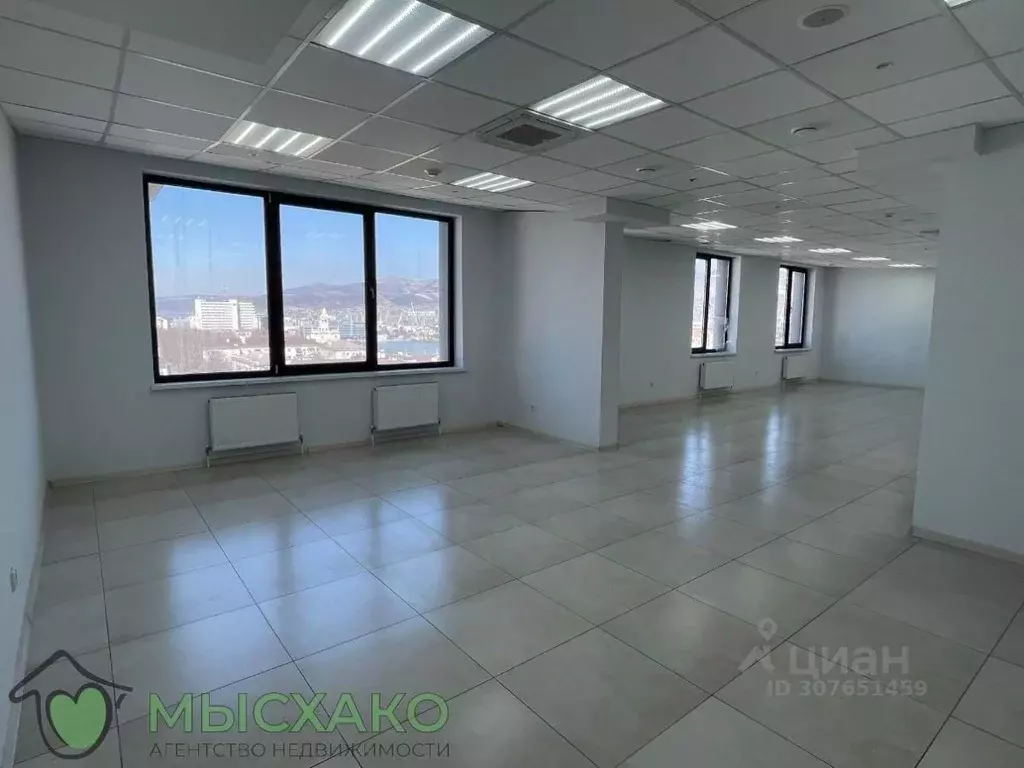 Офис в Краснодарский край, Новороссийск ул. Губернского (102 м) - Фото 0