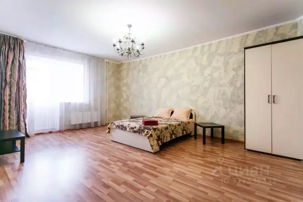 2-к кв. Тюменская область, Тюмень ул. 50 лет ВЛКСМ, 13 (75.0 м) - Фото 1