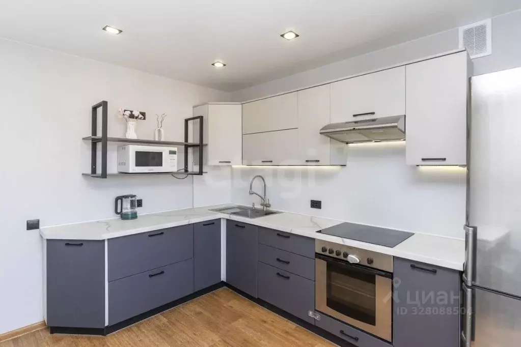 3-к кв. Тюменская область, Тюмень ул. Станислава Карнацевича, 14к1 ... - Фото 1