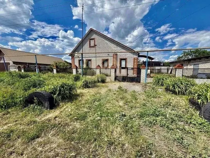 Дом в Белгородская область, Старооскольский городской округ, с. ... - Фото 1