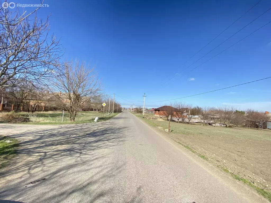 Участок в Александровка, Октябрьская улица (6.5 м) - Фото 0
