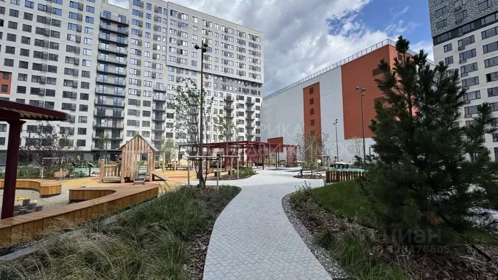 2-к кв. Тюменская область, Тюмень Интернациональная ул., 199к9 (62.7 ... - Фото 2