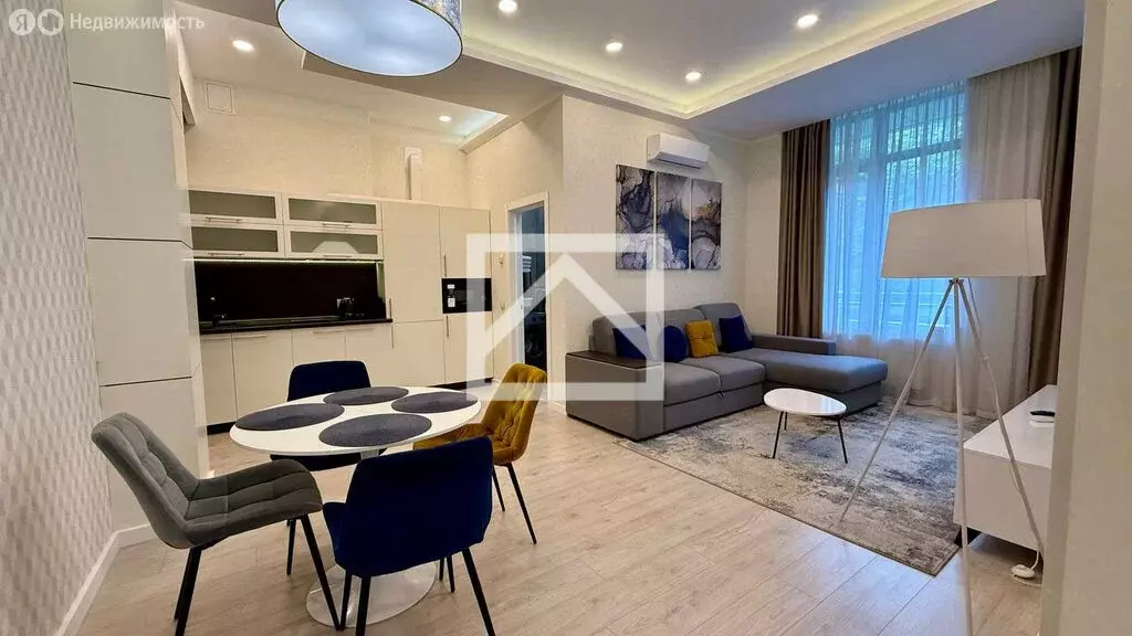 2-комнатная квартира: Алушта, Парковая улица, 5 (67 м) - Фото 0