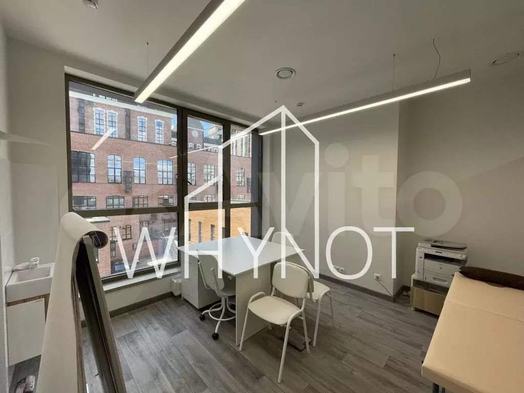 Продажа офиса в БЦ Manhattan, 39.6 м - Фото 1