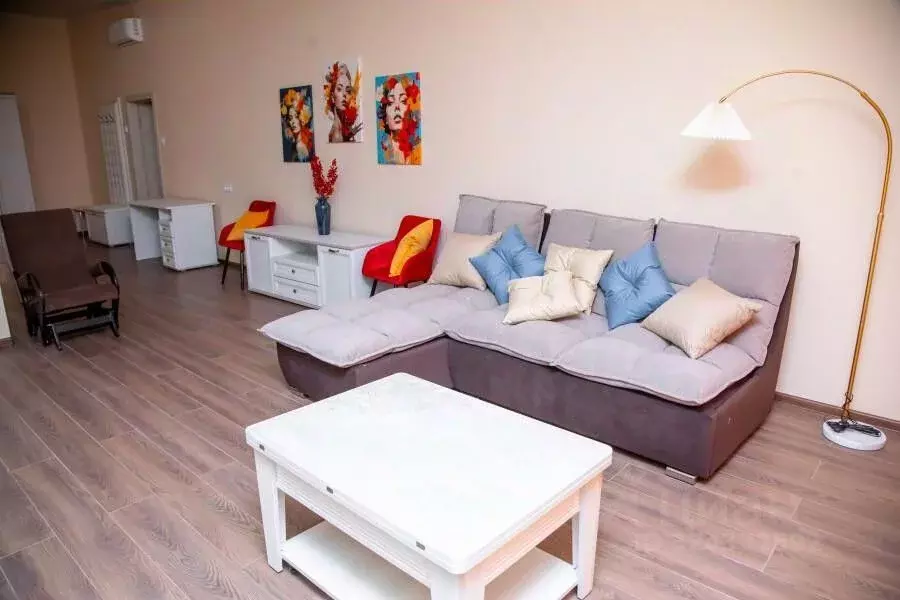 2-к кв. Ленинградская область, Тихвин 3-й мкр, 36А (83.0 м) - Фото 2