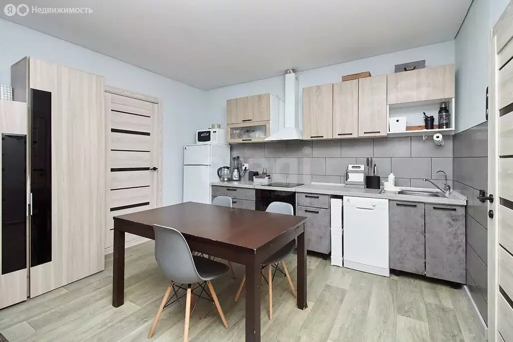 2-комнатная квартира: Тюменский муниципальный округ, рабочий посёлок ... - Фото 1