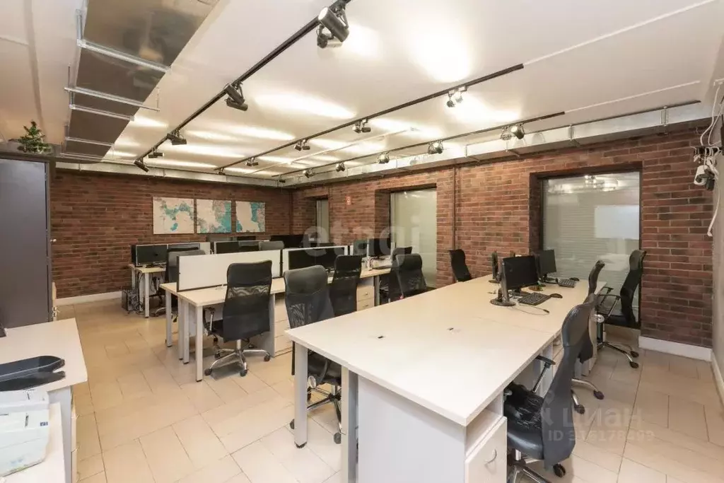 Торговая площадь в Пермский край, Пермь Комсомольский просп., 41 (151 ... - Фото 1