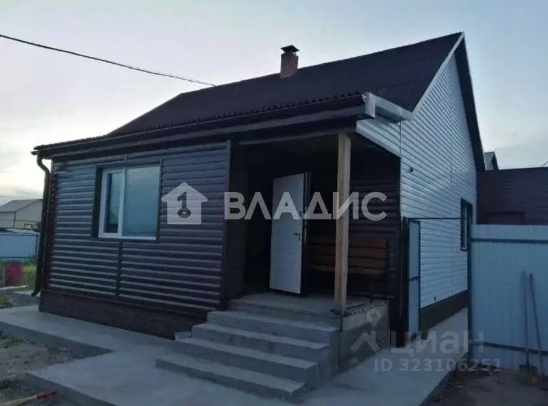 Дом в Бурятия, Улан-Удэ ул. Антонова, 73 (90 м) - Фото 1