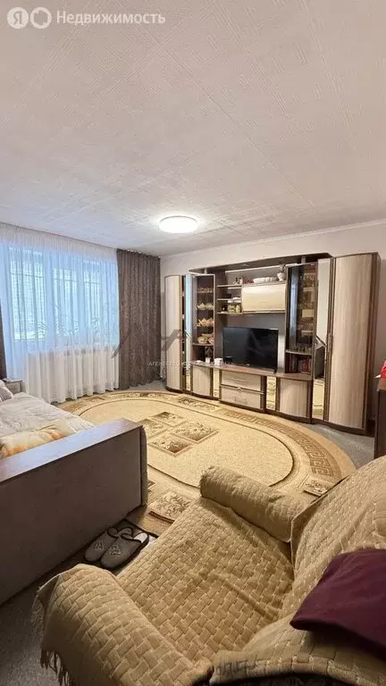 3-комнатная квартира: Елабуга, улица Габдуллы Тукая, 41А (65 м) - Фото 1