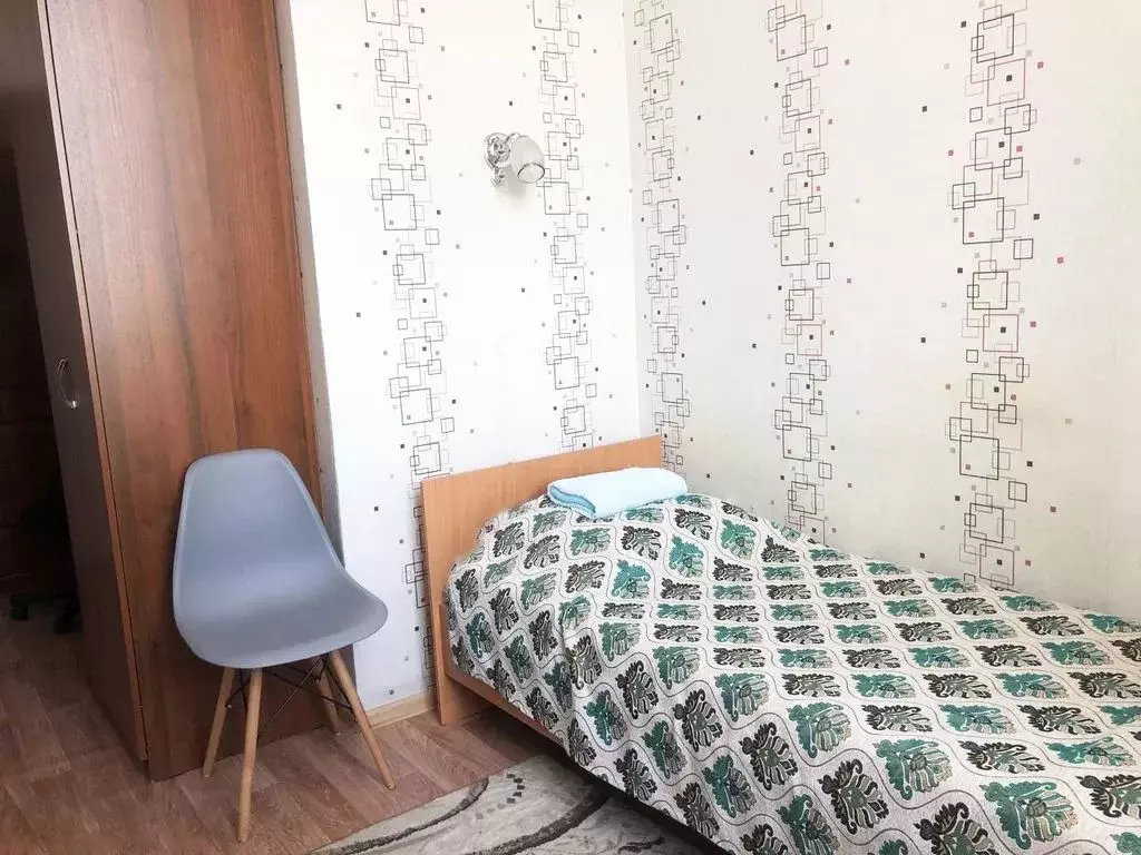 Комната Хакасия, Абаза ул. Гагарина, 5А - Фото 1