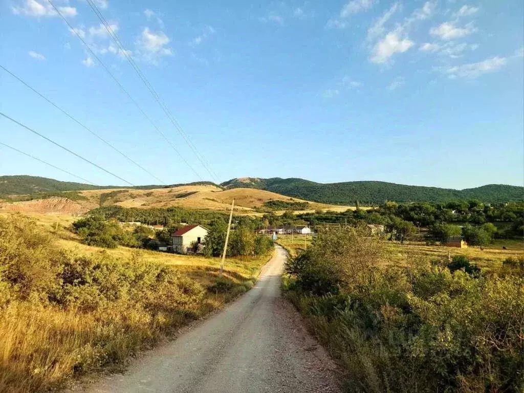 Участок в Крым, Симферопольский район, Добровское с/пос, с. Мраморное ... - Фото 2