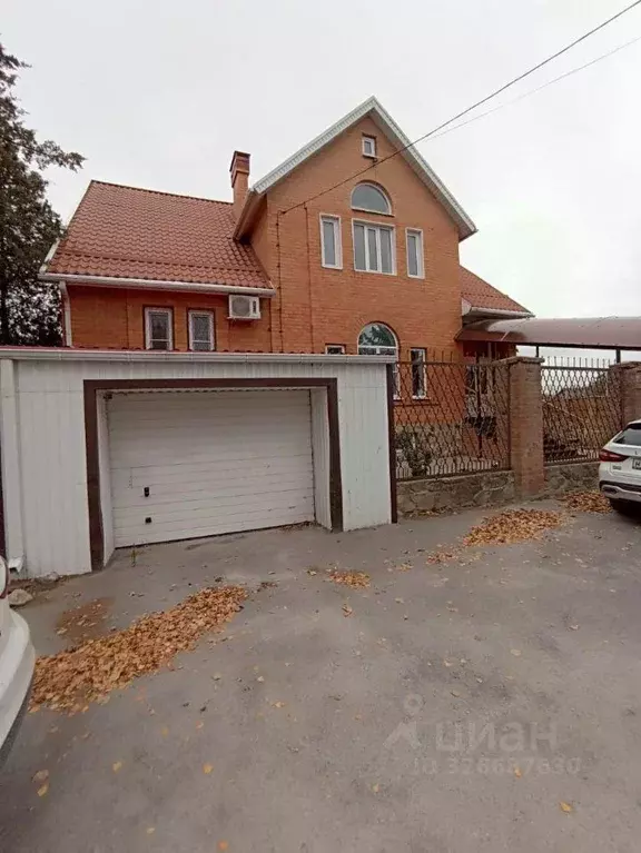 Дом в Ростовская область, Волгодонск Сиреневый бул., 3 (454 м) - Фото 0