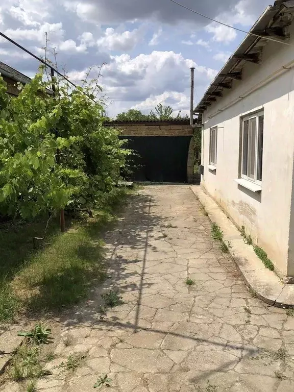 Дом в Крым, Красногвардейский район, Октябрьское пгт ул. Карла Маркса, ... - Фото 1