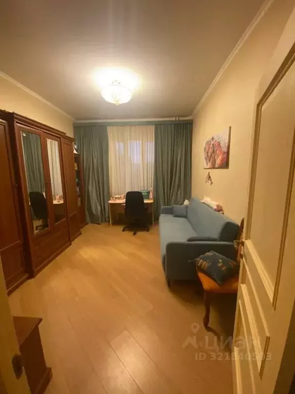 3-к кв. Ленинградская область, Гатчина ул. Рощинская, 1А (98.0 м) - Фото 1