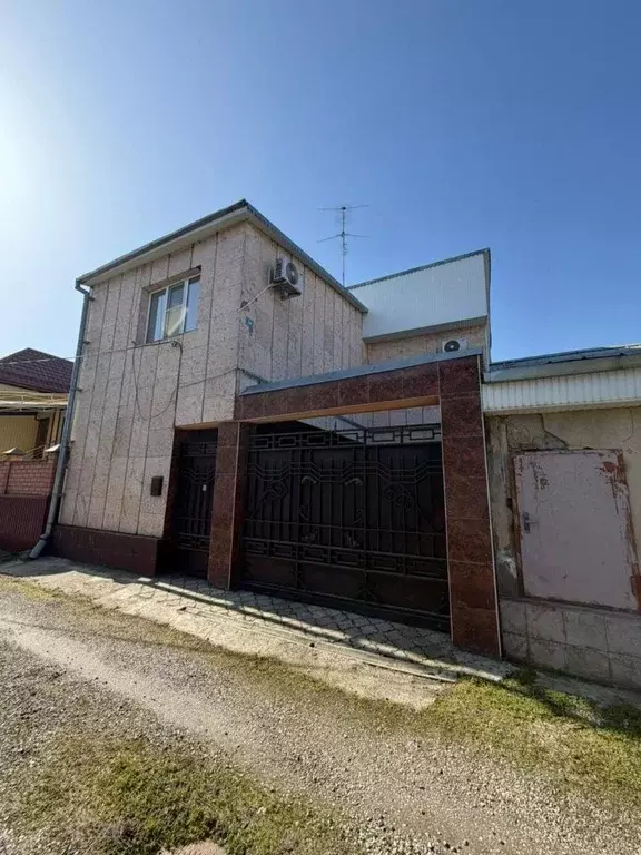 Дом в Кабардино-Балкария, Нальчик ул. Гастелло, 21 (150 м) - Фото 1