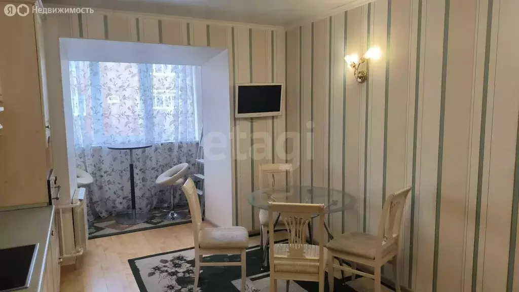 2-комнатная квартира: Тюмень, улица Урицкого, 14 (77 м) - Фото 1