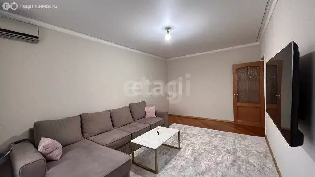 3-комнатная квартира: Махачкала, улица Лаптиева, 72Б (75 м) - Фото 2