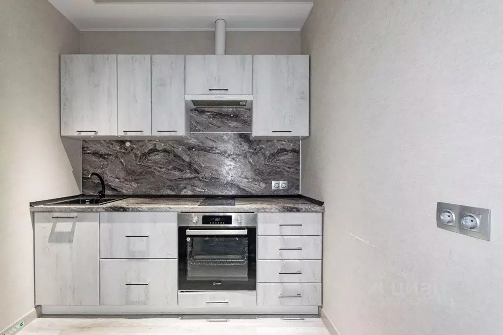 Студия Свердловская область, Екатеринбург ул. Чемпионов, 3 (29.2 м) - Фото 1